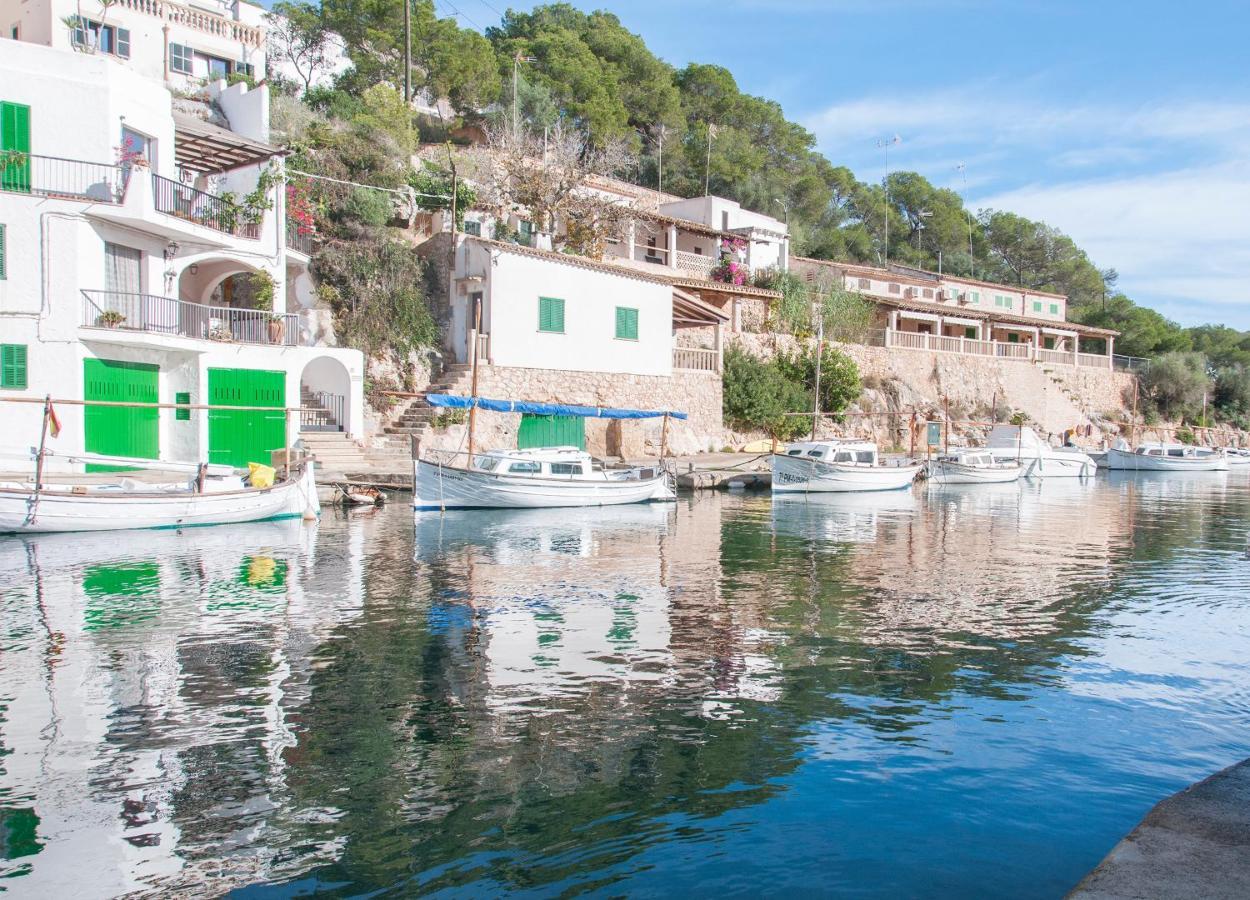 Apartamentos Vista Al Puerto カラ・フィゲラ エクステリア 写真