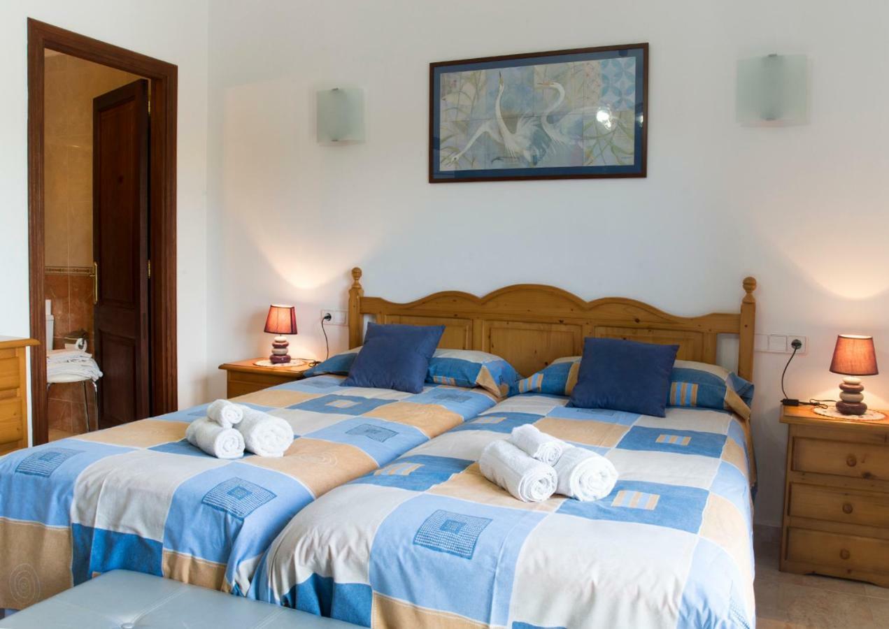 Apartamentos Vista Al Puerto カラ・フィゲラ エクステリア 写真