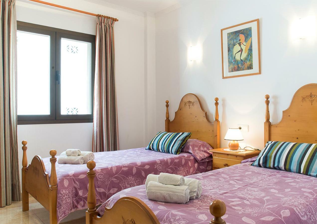 Apartamentos Vista Al Puerto カラ・フィゲラ エクステリア 写真