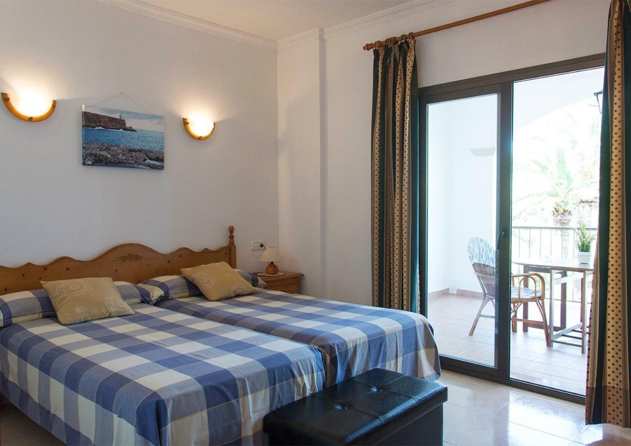 Apartamentos Vista Al Puerto カラ・フィゲラ エクステリア 写真