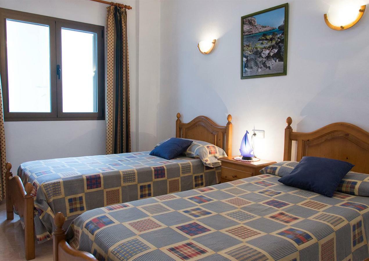 Apartamentos Vista Al Puerto カラ・フィゲラ エクステリア 写真